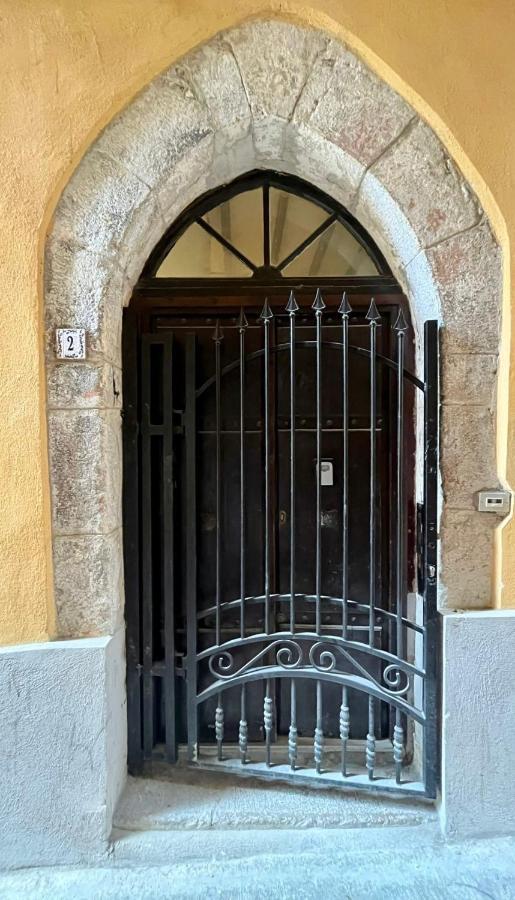 Ou Mentounasc - Duplex Vieille Ville Menton - Free Parking Exterior photo